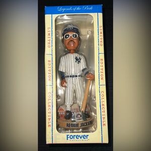 NIB YANKEES LEGENDS #44 REGGIE JACKSON BOBBLEHEAD COOPERSTOWN HOF